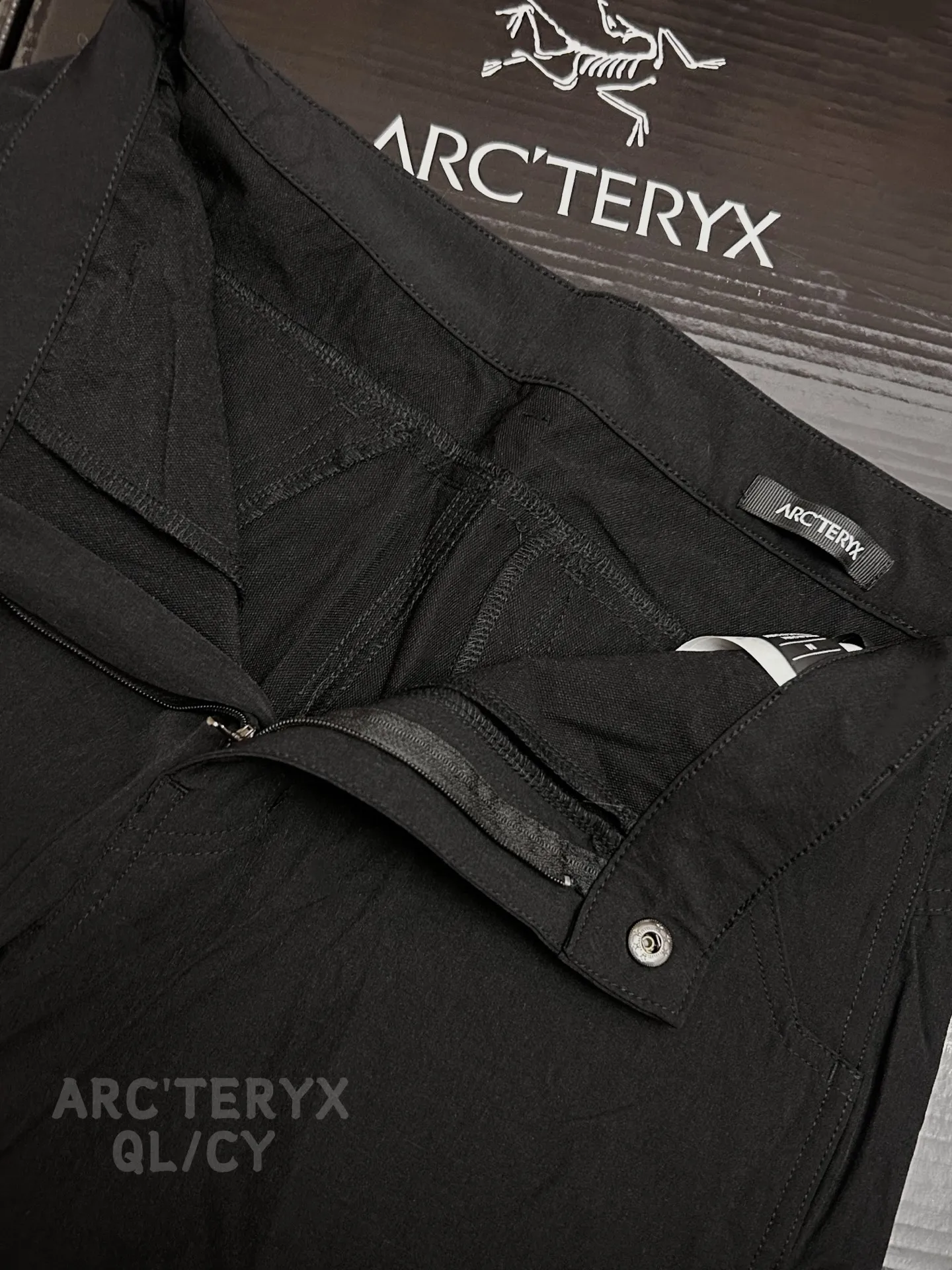 D 23 Arcteryx CRONIN Classic ！ Series 3.2-4.0 Breathable ； ， ， Authentic YKK Authentic 61% +29% +10% New Arrival color：Black Szie：L XL 2XL 3XL Size：L XL 2XL 3XL ：100 102 104 106 ：57 59 61 63 ：84 88 92 96 L 165-175 65-75KG XL 175-180 75-85KG 2XL 180-185 85-95KG 3XL 185-190 95-105KG ： ： 30°C ， ， 、 。 ， ， 。 ： ，